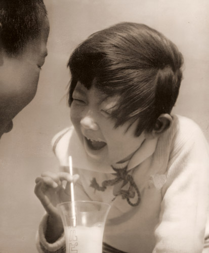 Calpis [Shinichiro Hanzawa,  from Asahi Camera May 1939]