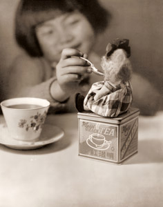 明治紅茶 [内田泰夫, アサヒカメラ 1939年5月号より]のサムネイル画像