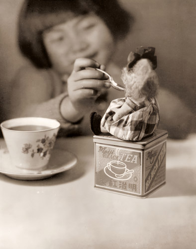 明治紅茶 [内田泰夫, アサヒカメラ 1939年5月号より] パブリックドメイン画像 