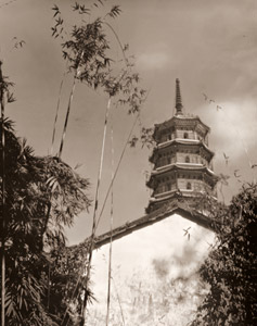 六榕寺の花塔 [小石清, アサヒカメラ 1939年5月号より]のサムネイル画像