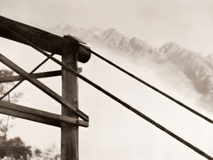 つり橋 [福原路草, アサヒカメラ 1939年5月号より]のサムネイル画像
