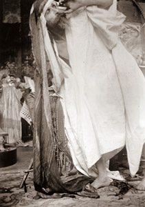 「クリスマスと復活祭を告げる鐘」のポーズ [アルフォンス・ミュシャ, 1900年頃, 「ミュシャが愛した光と時代」展より]のサムネイル画像
