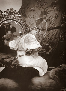 Model Looking Back [Alphonse Mucha, c.1898, from Exhibition Catalogue of Light and Age Mucha Loved by Mucha] Thumbnail Images
