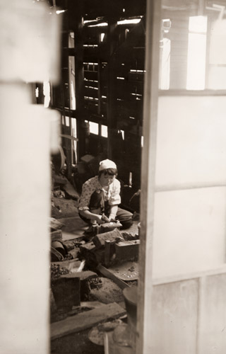 かじや [長谷川耕作, 日本カメラ 1953年9月号より] パブリックドメイン画像 