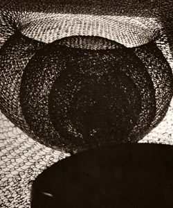 構成 [山沢栄子, 日本カメラ 1953年9月号より]のサムネイル画像