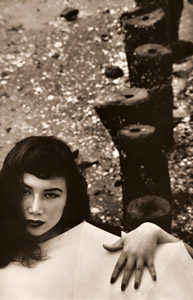 顔 [尾崎三吉, 日本カメラ 1953年9月号より]のサムネイル画像