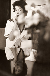 淡路恵子さん [大竹省二, 日本カメラ 1953年9月号より]のサムネイル画像