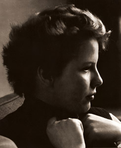 思い出のスザンヌ（女性の横顔） [写真サロン 1956年9月号より]のサムネイル画像