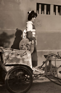 三社祭 2 [木村伊兵衛, 写真サロン 1956年9月号より]のサムネイル画像