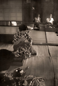 ひととき [山崎謙一, 写真サロン 1956年2月号より]のサムネイル画像