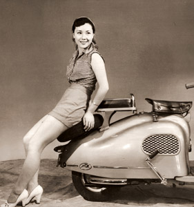 ラビットスクーターの広告 [アサヒカメラ 1953年12月号より]のサムネイル画像