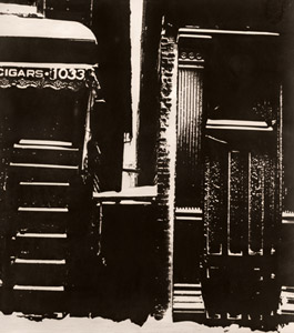雪 建物 [石元泰博, アサヒカメラ 1953年12月号より]のサムネイル画像