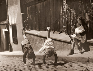 落書 [イジス・ビデルマナス, アサヒカメラ 1953年12月号より]のサムネイル画像