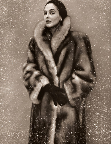 ウージェーヌ・リュバン・ド・レイ作品集 5（毛皮のコートを着た女性） [ウージェーヌ・リュバン・ド・レイ, アサヒカメラ 1955年10月号より] パブリックドメイン画像 