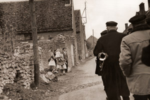 フランスの田舎 楽隊 [木村伊兵衛, アサヒカメラ 1955年7月号より]のサムネイル画像