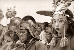 聖徳太子殿竣工式 [ロバート・キャパ, カメラ毎日 1954年8月号より]のサムネイル画像