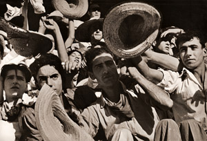 闘牛 三等席 [アンリ・カルティエ＝ブレッソン, カメラ毎日 1954年8月号より]のサムネイル画像