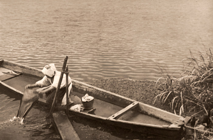 川邊 [菅谷和子, アサヒカメラ 1939年2月号より] パブリックドメイン画像 