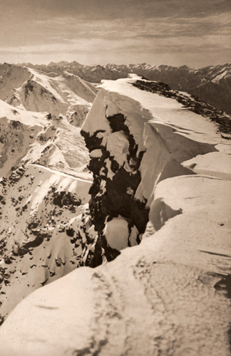 白馬岳頂上より槍・穂高を望む [吉澤一郎, アサヒカメラ 1939年2月号より] パブリックドメイン画像 
