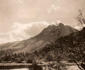 秋の上高地 [鶴山重樹, アサヒカメラ 1939年2月号より]のサムネイル画像