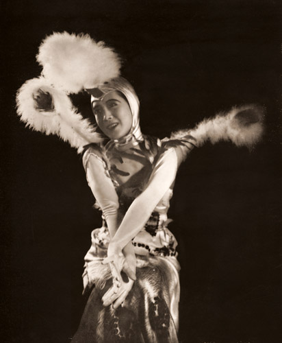 近代女性 [深澤富造, アサヒカメラ 1939年2月号より] パブリックドメイン画像 