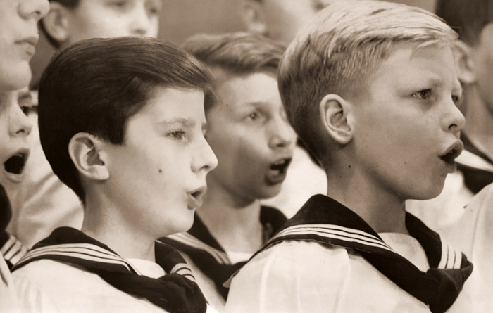 ウィーン少年合唱団 [船山克, アサヒカメラ 1956年3月号より] パブリックドメイン画像 