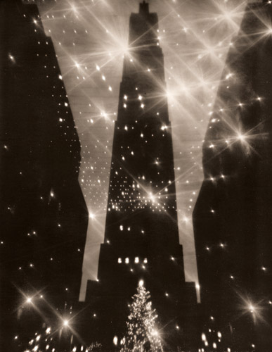 クリスマス・イヴ [アーサー・ラヴィーン, アサヒカメラ 1956年3月号より] パブリックドメイン画像 