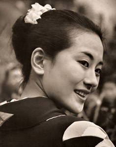 女 [桜井昭雄, 1953年, アサヒカメラ 1955年5月号より]のサムネイル画像