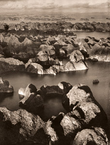 アロン湾 [レイモン・コシュティエ, アサヒカメラ 1955年5月号より]のサムネイル画像