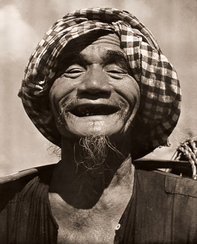 サイゴンの老苦力 [レイモン・コシュティエ, アサヒカメラ 1955年5月号より] パブリックドメイン画像 