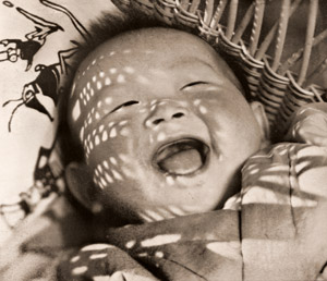 ゆりかご [中井銀子, 1934年, アサヒカメラ 1935年6月号より]のサムネイル画像