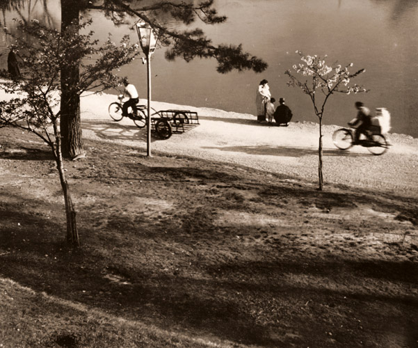 猿沢池畔 [玉井正朗, 1935年, アサヒカメラ 1935年6月号より] パブリックドメイン画像 
