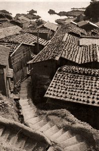 宿根木部落 [浜谷浩, アサヒカメラ 1950年10月号より]のサムネイル画像
