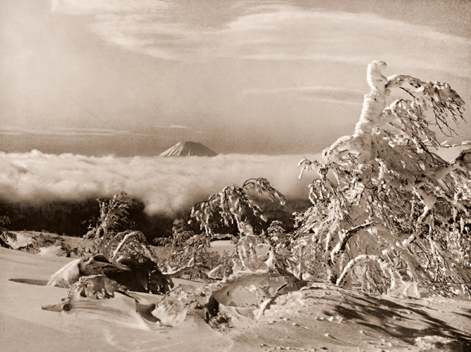 冬山 [佐藤博, アサヒカメラ 1950年10月号より] パブリックドメイン画像 