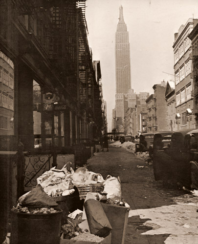 生活する都会 [フリッツ・ヘンレ, アサヒカメラ 1950年10月号より] パブリックドメイン画像 