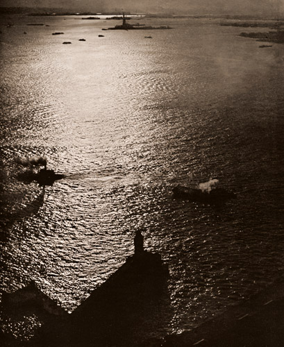 港 [フリッツ・ヘンレ, アサヒカメラ 1950年10月号より] パブリックドメイン画像 