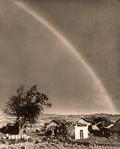 大陸の虹 [加藤金正, アサヒカメラ 1940年8月号より] パブリックドメイン画像 