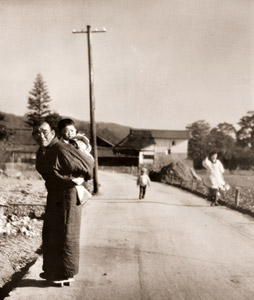 お彼岸の頃 [野村秋良, アサヒカメラ 1940年8月号より]のサムネイル画像