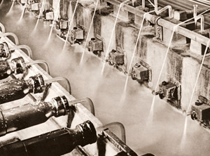 ステープルファイバーの出来るまで 紡績繊維になる [パウル・ヴォルフ, アサヒカメラ 1938年10月号より]のサムネイル画像