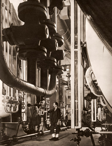ステープルファイバーの出来るまで ビスコースの成熟 [パウル・ヴォルフ, アサヒカメラ 1938年10月号より] パブリックドメイン画像 