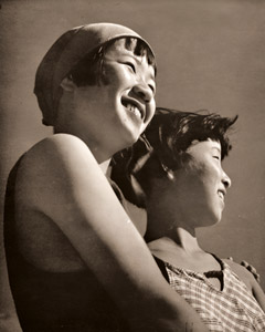 姉妹 [大形信行, アサヒカメラ 1938年11月号より]のサムネイル画像