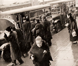 雪の日 [湯川共夫, 1936年, アサヒカメラ 1936年7月号より]のサムネイル画像