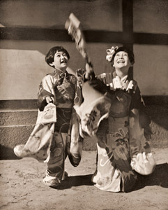 羽根遊び [小野哲嗣, 1936年, アサヒカメラ 1936年7月号より]のサムネイル画像