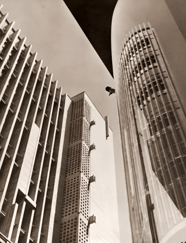 建築物と其の曲面影像 [住田正文, アサヒカメラ 1936年7月号より] パブリックドメイン画像 