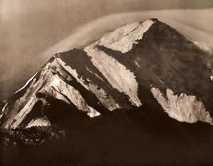 大山山頂 [古徳博美, アサヒカメラ 1952年3月号より]のサムネイル画像