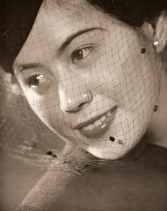 顔 [尾崎三吉, アサヒカメラ 1952年3月号より]のサムネイル画像