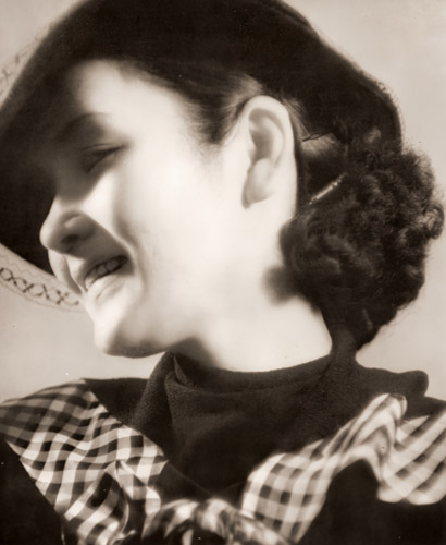 女 [木村伊兵衛, アサヒカメラ 1935年5月号より] パブリックドメイン画像 