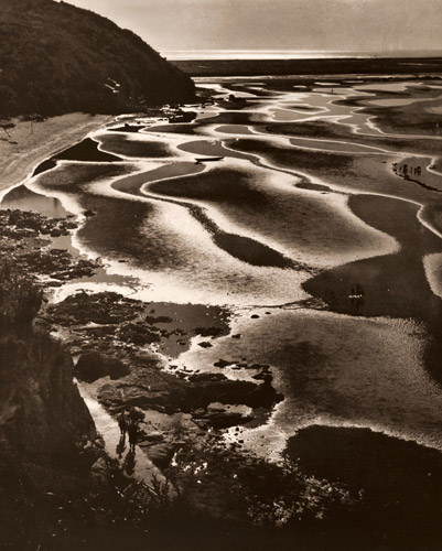 朝の新舞子浜 [大西安一, 1950年, アサヒカメラ 1952年2月号より] パブリックドメイン画像 