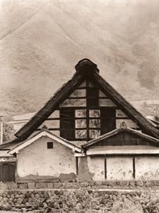 山麓の家 [魚住励, アサヒカメラ 1952年2月号より]のサムネイル画像