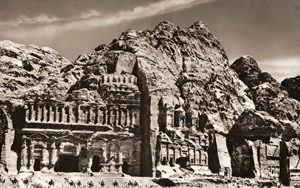 寺院 [フランク・ハーレー, アサヒカメラ 1952年2月号より]のサムネイル画像
